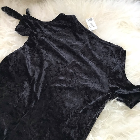 SANCTUARY Night Slayer Velvet Cold Shoulder Dress - Picture 8 of 8